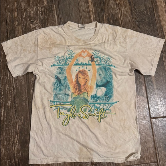 RARE Taylor Swift Shirt 2010 Speak Now Tour Size M